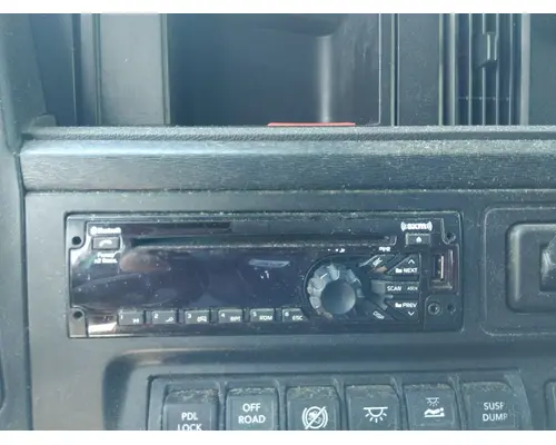 INTERNATIONAL LT RADIO AMFMBLUETOOTH