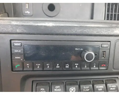 INTERNATIONAL LT RADIO AMFMBLUETOOTH