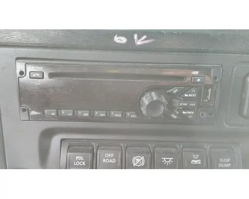 INTERNATIONAL LT RADIO AMFMBLUETOOTH