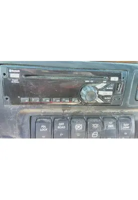 INTERNATIONAL LT RADIO AM/FM/BLUETOOTH