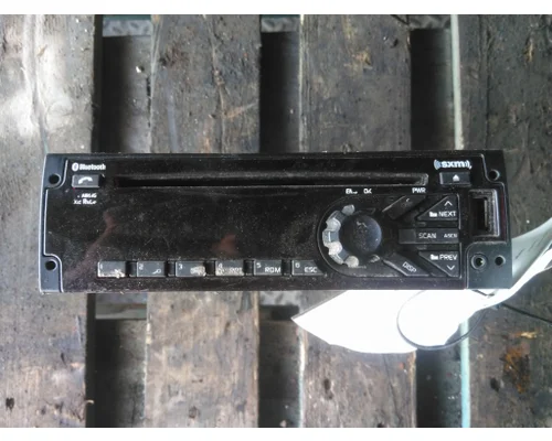 INTERNATIONAL LT RADIO AMFMBLUETOOTH