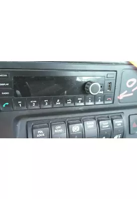 INTERNATIONAL LT RADIO AM/FM
