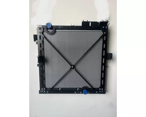 INTERNATIONAL LT Radiator