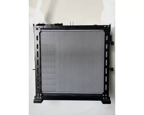 INTERNATIONAL LT Radiator