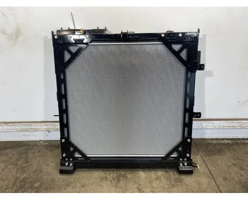 INTERNATIONAL LT Radiator