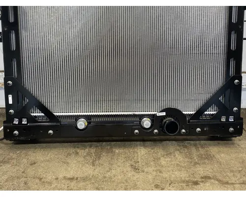 INTERNATIONAL LT Radiator