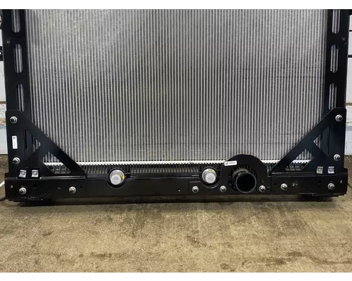 INTERNATIONAL LT Radiator