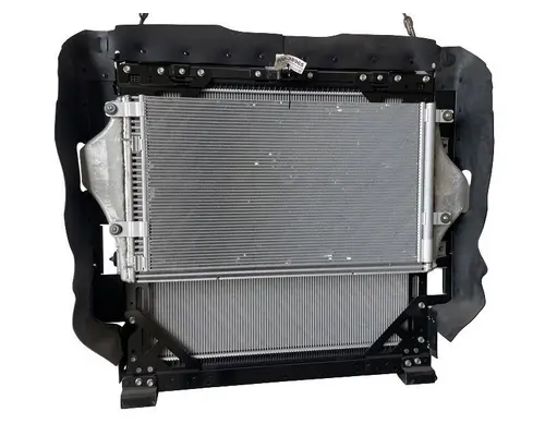 INTERNATIONAL LT Radiator