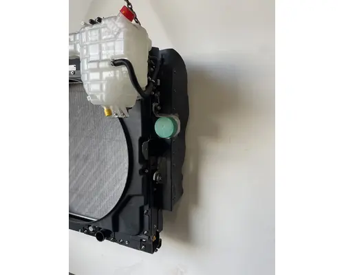 INTERNATIONAL LT Radiator