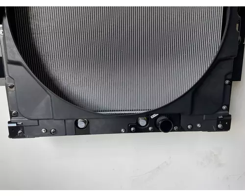 INTERNATIONAL LT Radiator