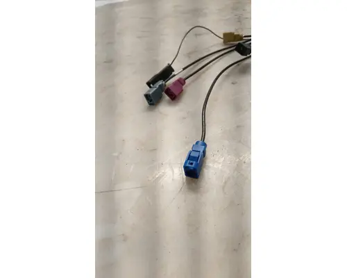 INTERNATIONAL LT Radio