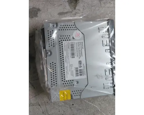 INTERNATIONAL LT Radio