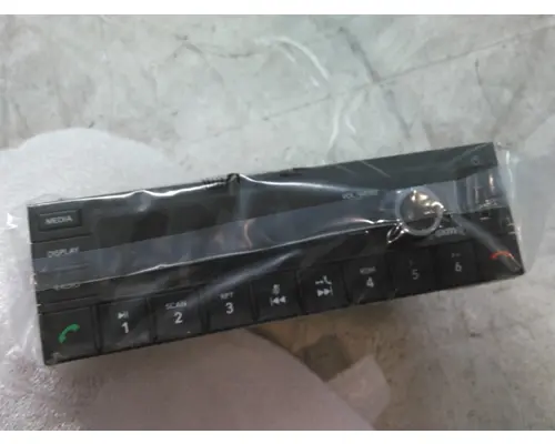 INTERNATIONAL LT Radio