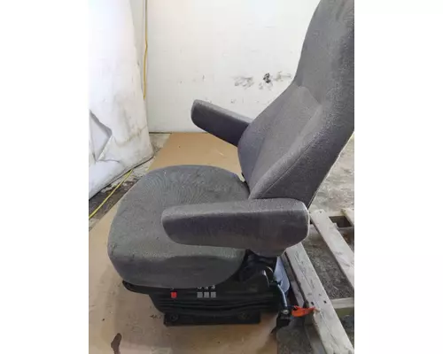 INTERNATIONAL LT SEAT, FRONT
