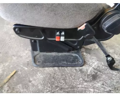 INTERNATIONAL LT SEAT, FRONT