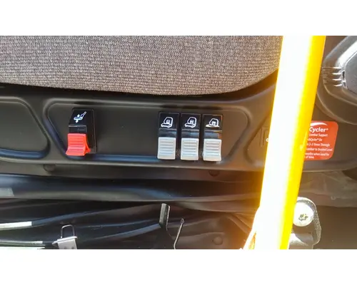 INTERNATIONAL LT SEAT, FRONT