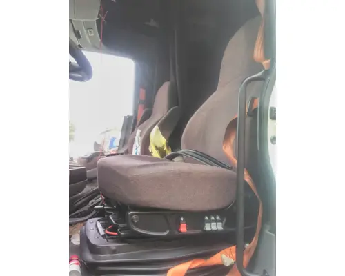 INTERNATIONAL LT SEAT, FRONT