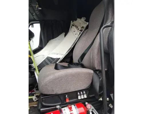 INTERNATIONAL LT SEAT, FRONT