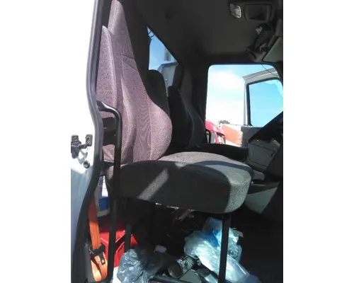 INTERNATIONAL LT SEAT, FRONT