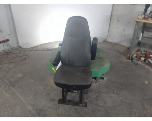 INTERNATIONAL LT SEAT, FRONT
