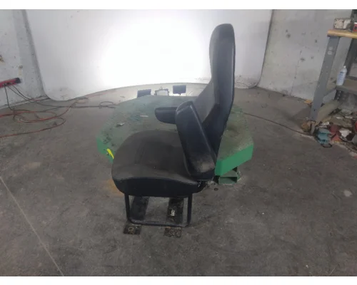 INTERNATIONAL LT SEAT, FRONT