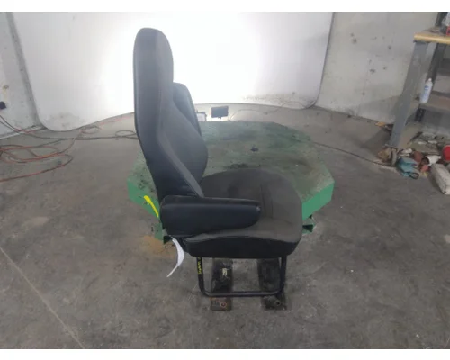 INTERNATIONAL LT SEAT, FRONT