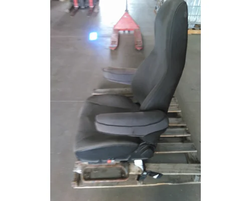 INTERNATIONAL LT SEAT, FRONT