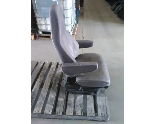 INTERNATIONAL LT SEAT, FRONT