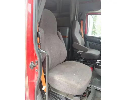 INTERNATIONAL LT SEAT, FRONT