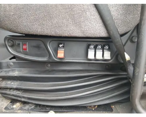 INTERNATIONAL LT SEAT, FRONT