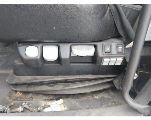 INTERNATIONAL LT SEAT, FRONT