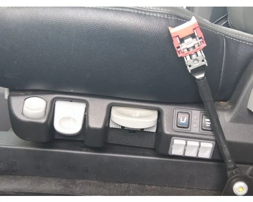 INTERNATIONAL LT SEAT, FRONT