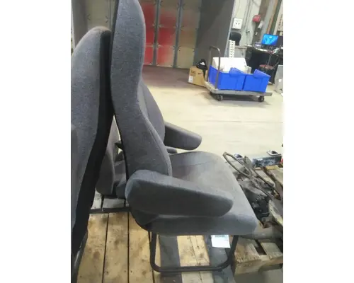 INTERNATIONAL LT SEAT, FRONT