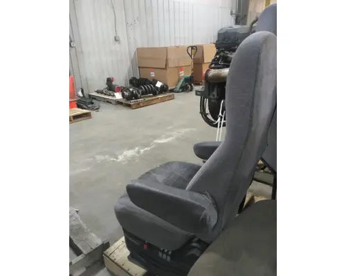 INTERNATIONAL LT SEAT, FRONT