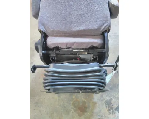 INTERNATIONAL LT SEAT, FRONT