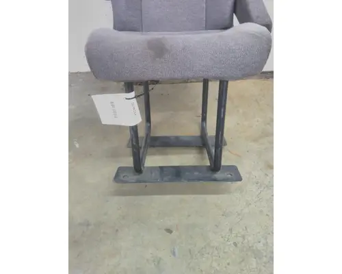 INTERNATIONAL LT SEAT, FRONT