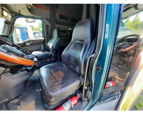 INTERNATIONAL LT SEAT, FRONT