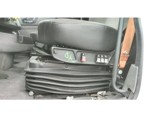 INTERNATIONAL LT SEAT, FRONT