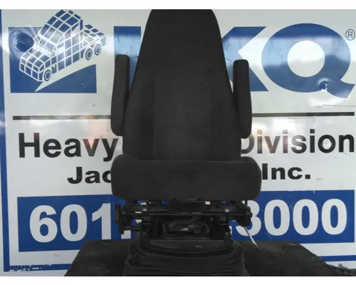 INTERNATIONAL LT SEAT, FRONT