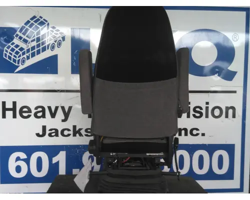 INTERNATIONAL LT SEAT, FRONT