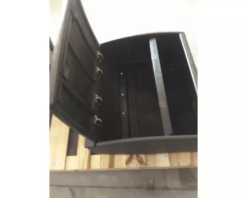 INTERNATIONAL LT SLEEPER CLOSET