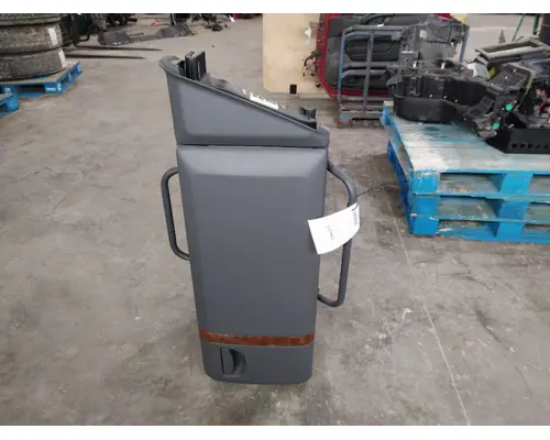 INTERNATIONAL LT SLEEPER CLOSET