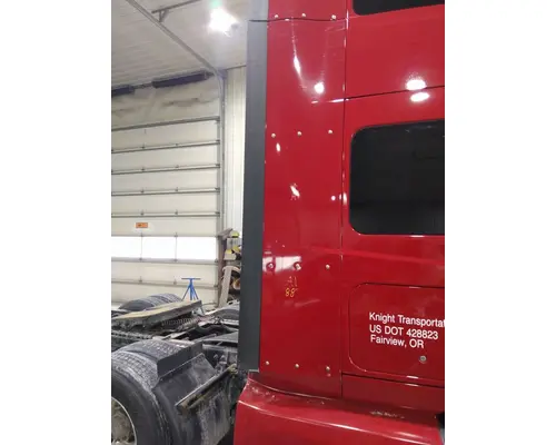 INTERNATIONAL LT SLEEPER CLOSET