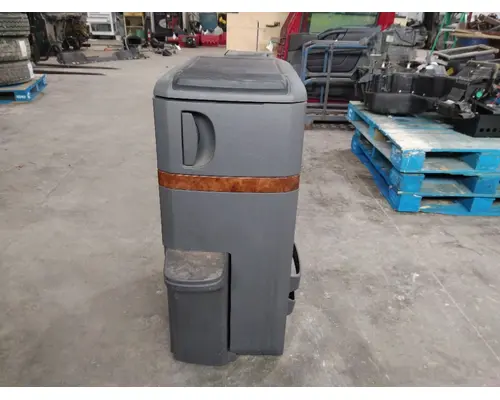 INTERNATIONAL LT SLEEPER CLOSET