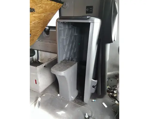 INTERNATIONAL LT SLEEPER CLOSET