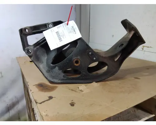INTERNATIONAL LT SPRING HANGER