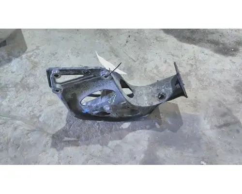 INTERNATIONAL LT SPRING HANGER