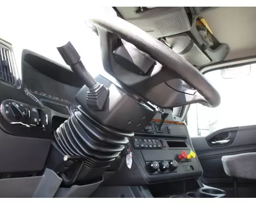 INTERNATIONAL LT STEERING COLUMN