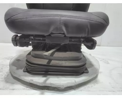INTERNATIONAL LT Seat, Front
