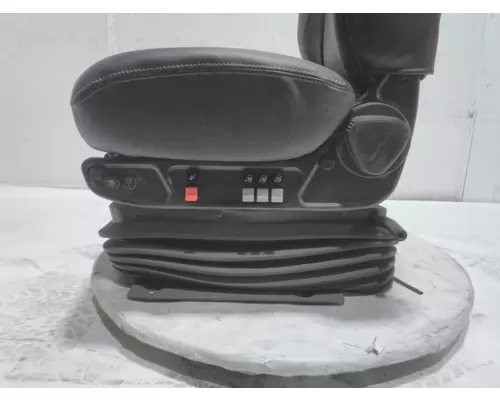 INTERNATIONAL LT Seat, Front